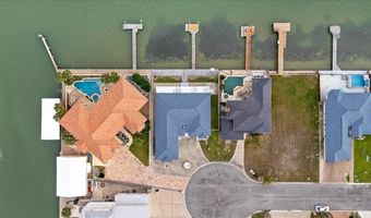 319 Bayview Dr, City By The Sea, TX 78336