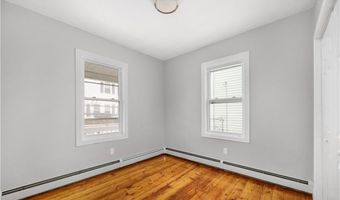 35 Central St, Lincoln, RI 02838