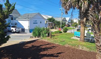 217 W Atlantic Blvd, Atlantic Beach, NC 28512