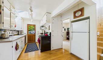 402 Tanglewood Rd, Arcata, CA 95521