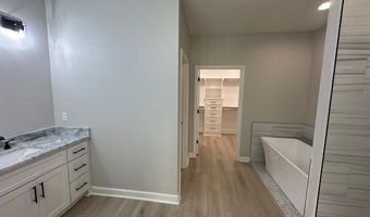 1001 Duke Dr, Bauxite, AR 72011