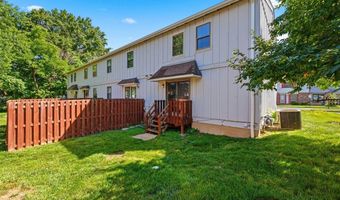 2373 Hiddengarden Ct, Ballwin, MO 63021