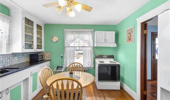 381 Auburn St, Cranston, RI 02910