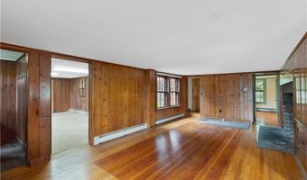 130 E Main St, Clinton, CT 06413