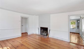42 Second St, Newport, RI 02840