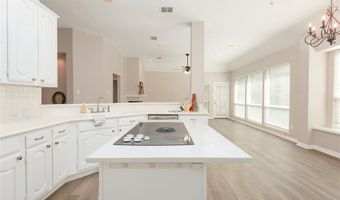3793 WATERFORD Dr, Addison, TX 75001