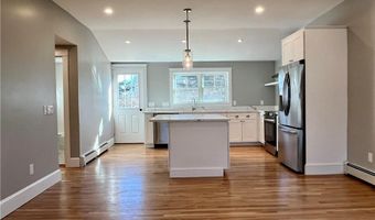 45 Trout Dr, Middletown, RI 02842