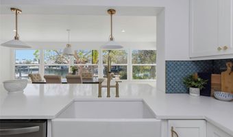 6321 BALBOA Ln, Apollo Beach, FL 33572