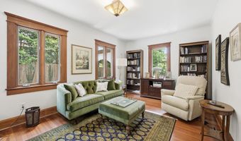 2817 24TH St N, Arlington, VA 22207