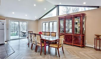 14 Montclair Ave, Airmont, NY 10952
