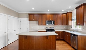 512 BERGENIA Loop, Bear, DE 19701