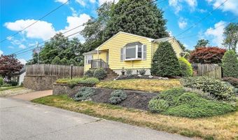 8 Halsey St, North Providence, RI 02911