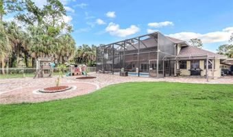 561 2nd NE St, Naples, FL 34120