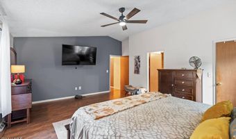 7 Hawthorn Cir, Albany, NY 12203