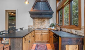 6830 N PURDY Pkwy, Appleton, WI 54913