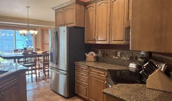 3167 LAKEVIEW Dr, Suamico, WI 54173