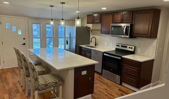 121 W High St, Ashley, OH 43003