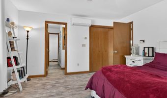 87 Maple Ridge Dr, Monmouth, ME 04259