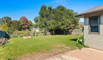 1742 E SYLVAN Ave, Appleton, WI 54915