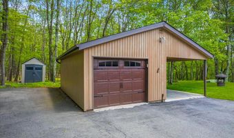 146 Algonquin Trl, Albrightsville, PA 18210