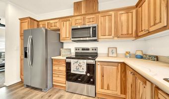 490 Moffit Ln, Springfield, OR 97477