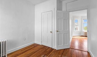 7 Caswell Ave, Newport, RI 02840