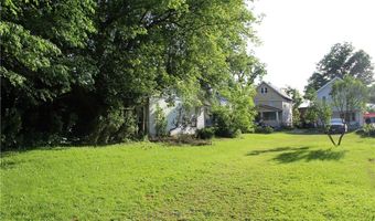 323 Fox Dr, Ashtabula, OH 44004