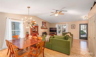 32 Foxberry Dr, Arden, NC 28704