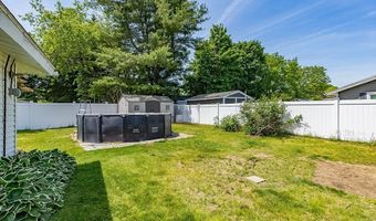 8 Andover Rd, Beverly, MA 01915