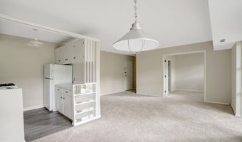 7717 DONNYBROOK Ct 103, Annandale, VA 22003