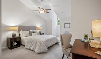 2422 14TH St N, Arlington, VA 22201