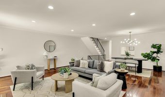 8 SANGAMORE Ct, Bethesda, MD 20816