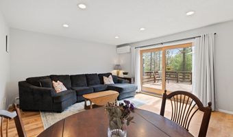 2 Roundhouse Rd 2, Bourne, MA 02532