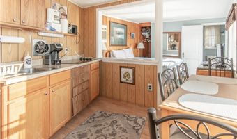 24 Bethune St, Alexandria Bay, NY 13607