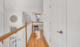 47 Copper Square Dr, Bethel, CT 06801