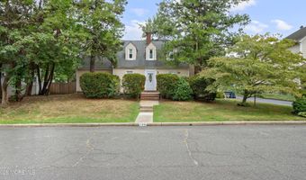 125 Eighth St, Belford, NJ 07718