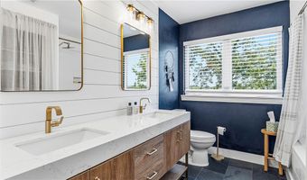 4301 SW 2nd St, Bentonville, AR 72712