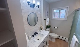 24 Joanne Ct, Albany, NY 12209
