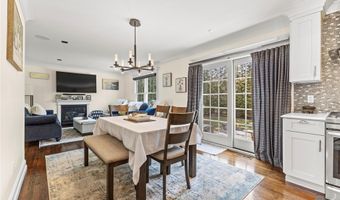 123 Columbus Blvd, Amityville, NY 11701