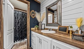 602 S 3rd St, Abbott, TX 76621