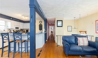37 Squantum Dr, Middletown, RI 02842