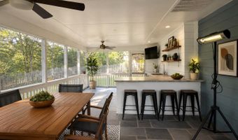 3831 N VERNON St N, Arlington, VA 22207