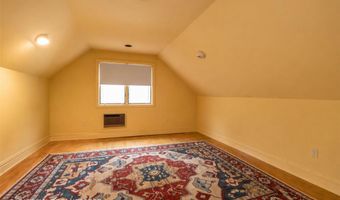 76 Parkview Dr, Albertson, NY 11507