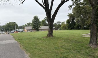 112 N Mill St, Grove, OK 74344