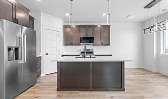 739 Curlew Dr, Ammon, ID 83406