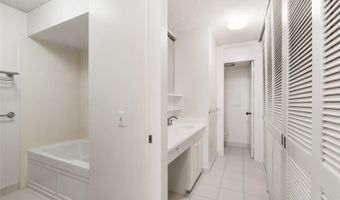 250 Kawaihae St 16B, Honolulu, HI 96825