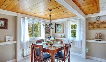 121 Jenckes Hill Rd, Lincoln, RI 02865