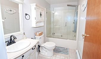 11 Linwood Ave, Andover, NJ 07801