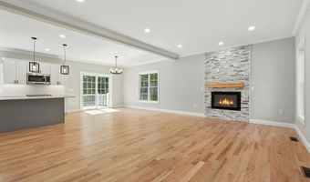 13 Kenwood Cir, Bloomfield, CT 06002