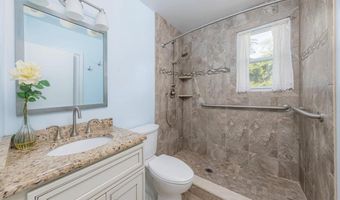 704 E CHANESE Ln, Absecon, NJ 08205